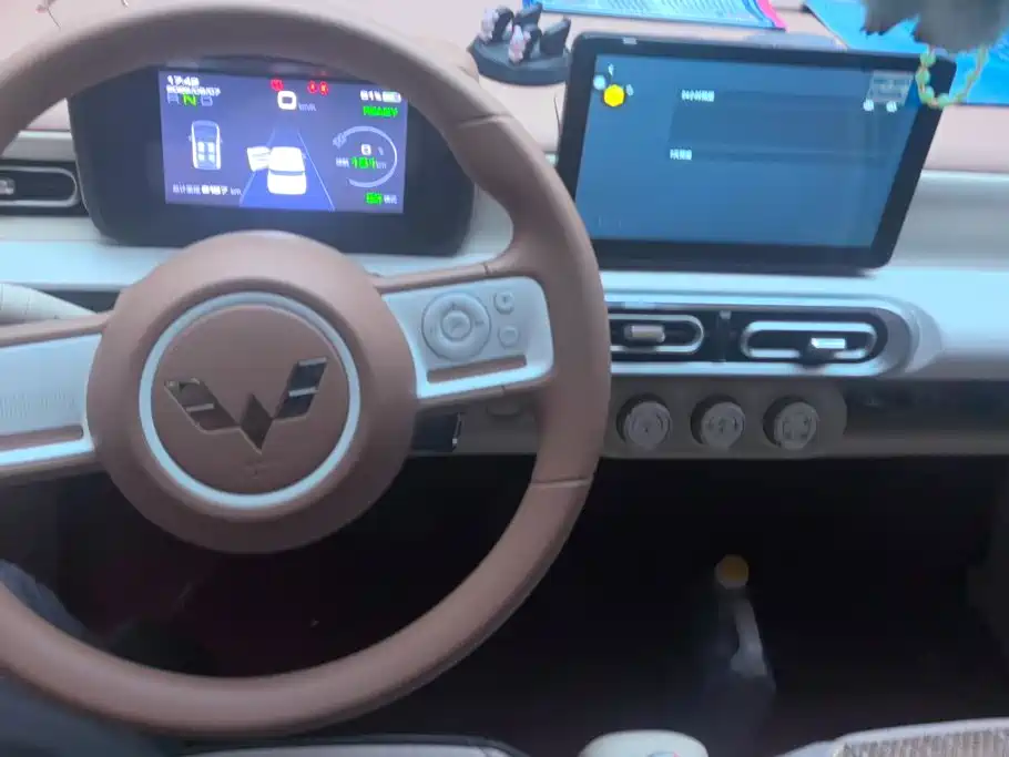Wuling MINIEV — миниатюра 12