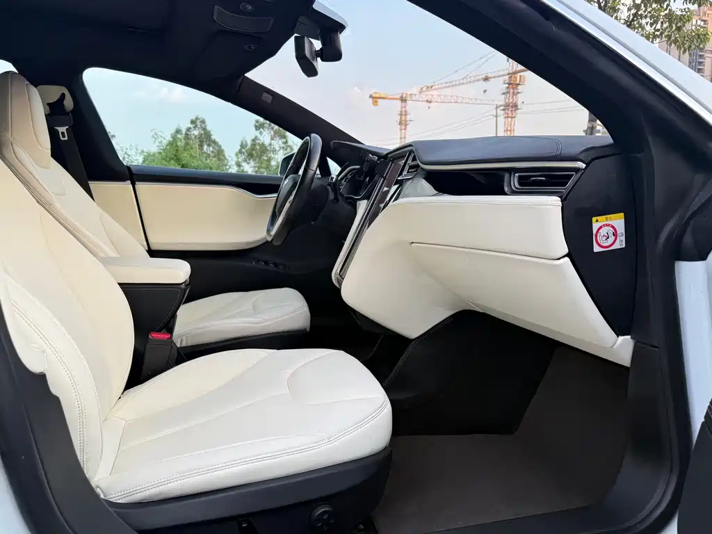 Tesla Model S — миниатюра 11