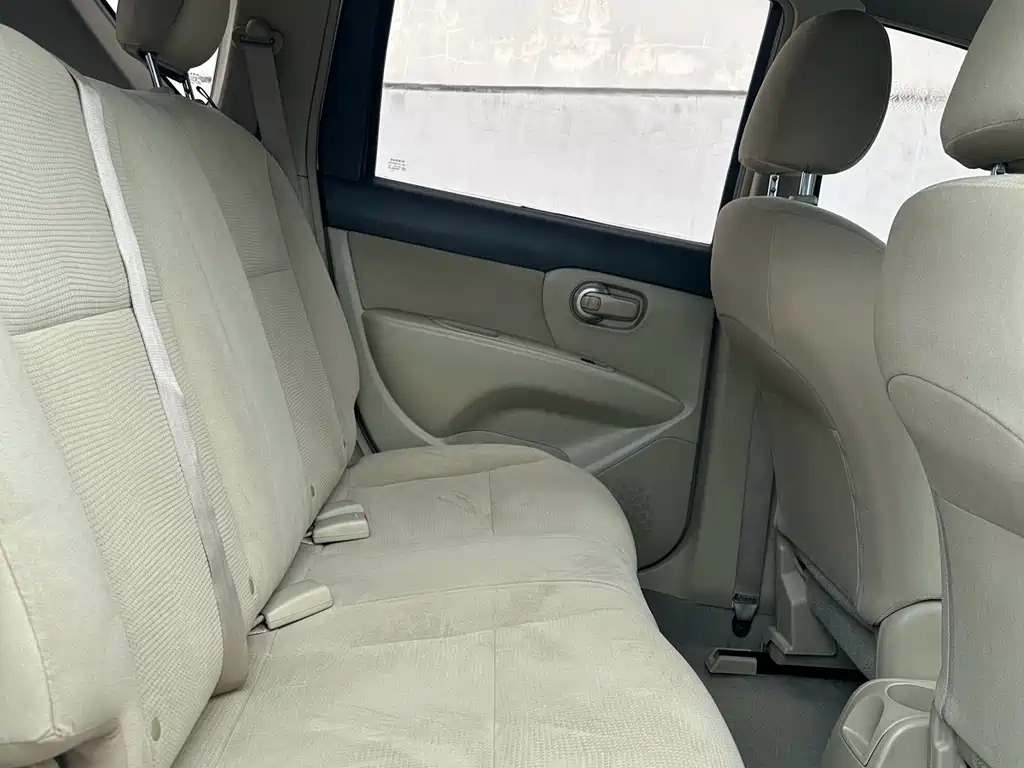 Nissan Livina — миниатюра 13