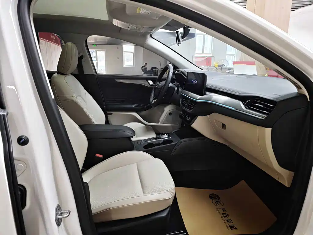 Ford Focus — миниатюра 11