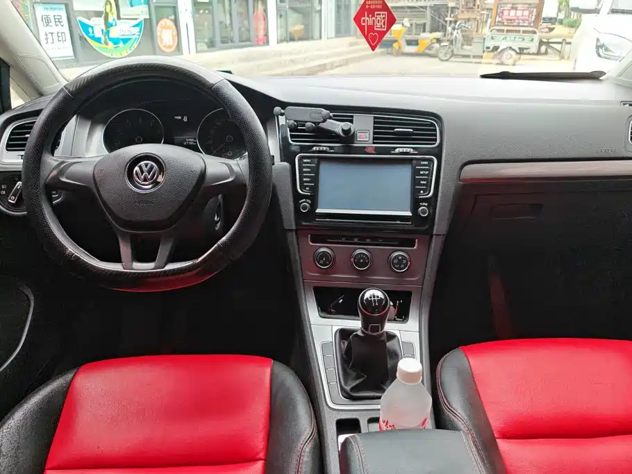 Volkswagen Golf — миниатюра 12