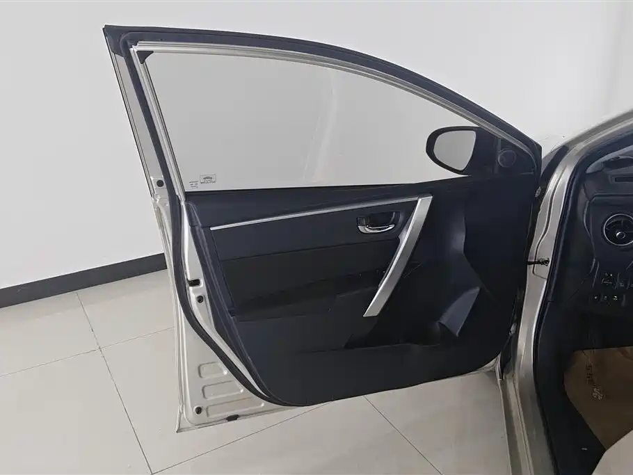 TOYOTA COROLLA DUAL ENGINE E+