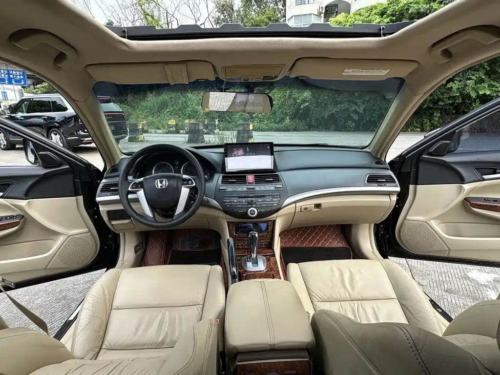 Honda Accord — миниатюра 12
