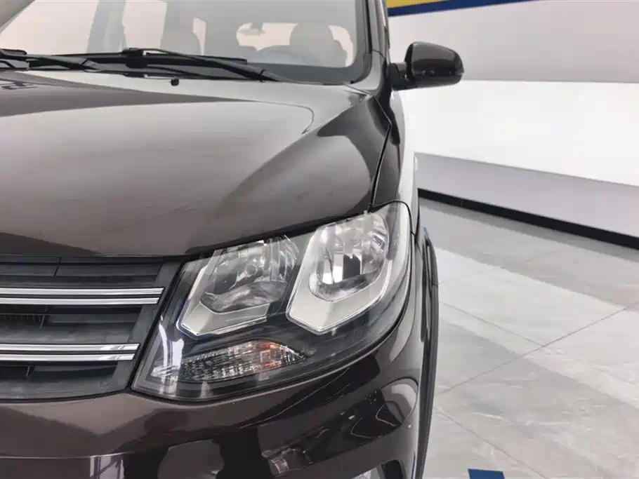 Dongfeng 370 2016 1.5L MT Comfort 7 мест