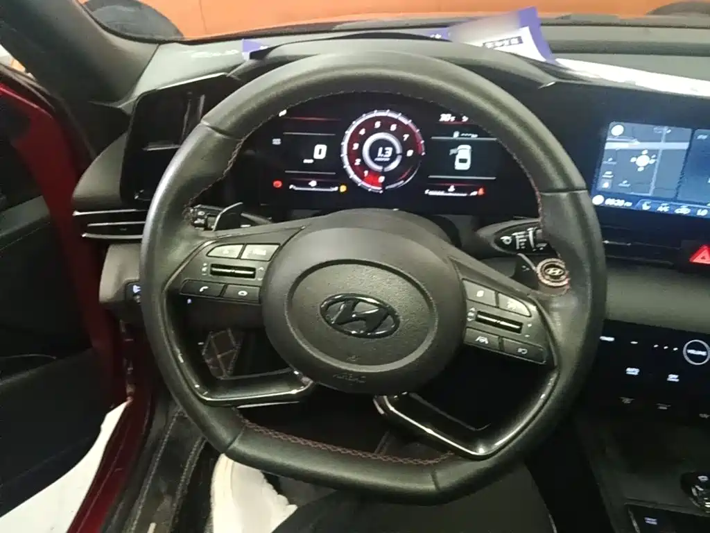 Hyundai Elantra — миниатюра 11