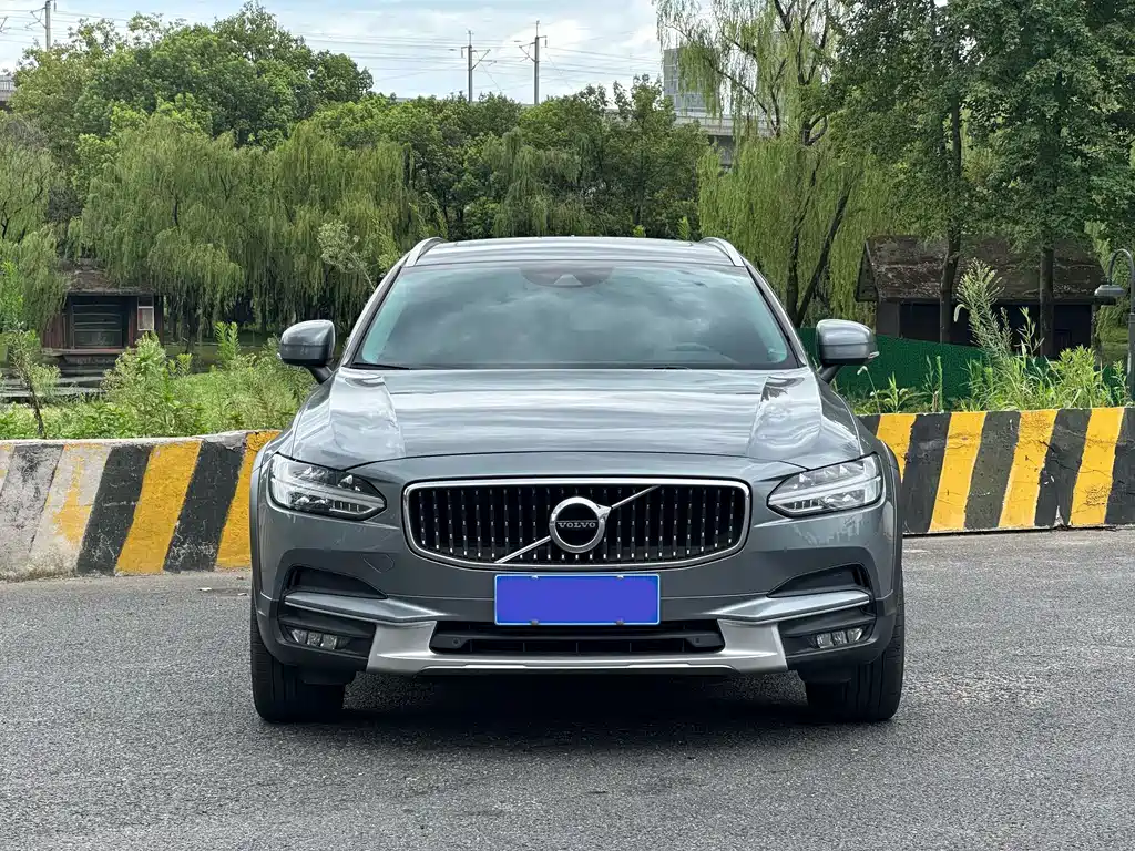 Volvo V90 — миниатюра 2