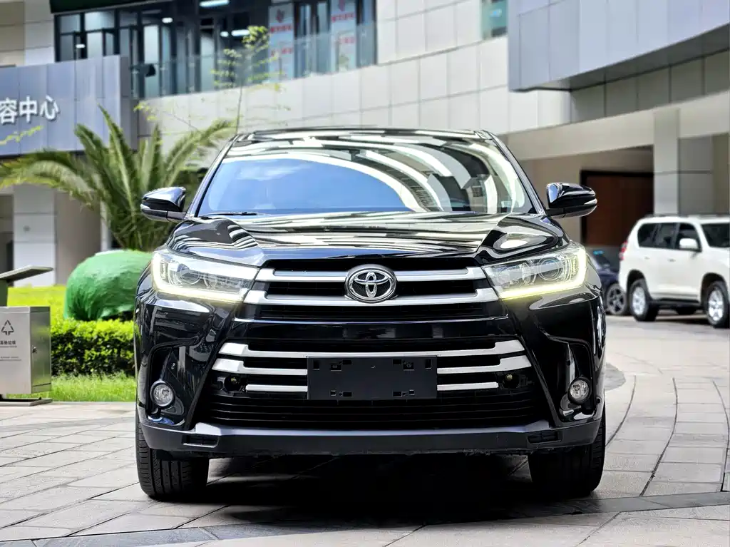 TOYOTA HIGHLANDER