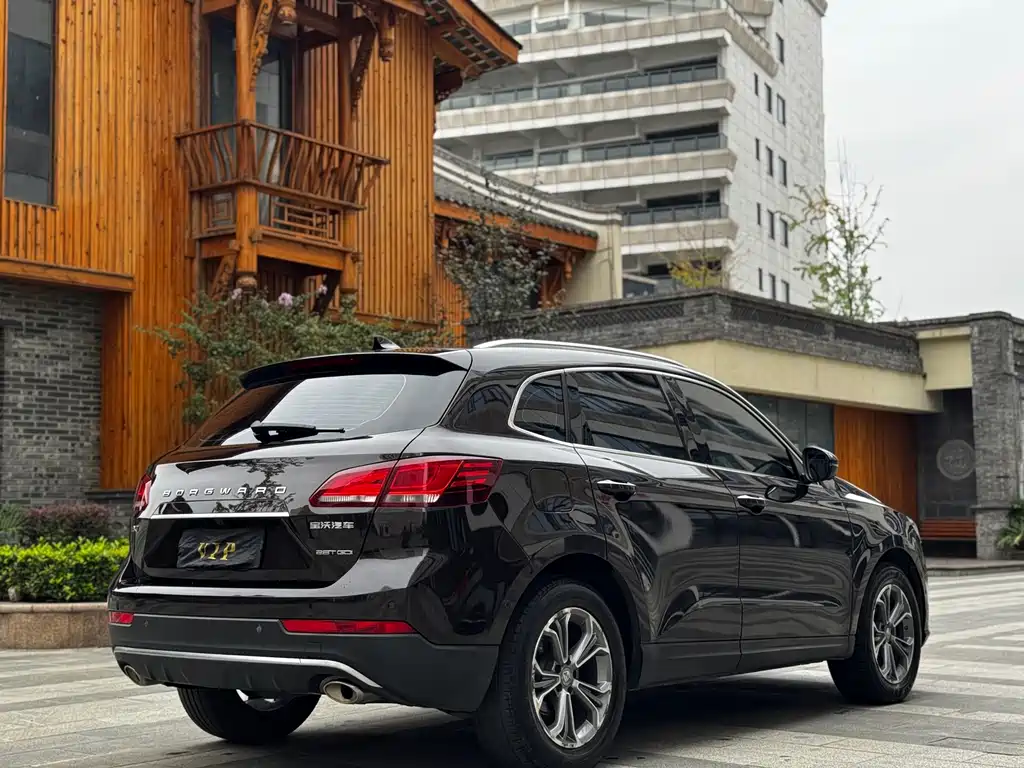 Borgward BX7 — миниатюра 8