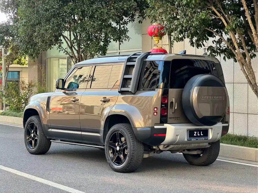Land Rover Defender — миниатюра 3