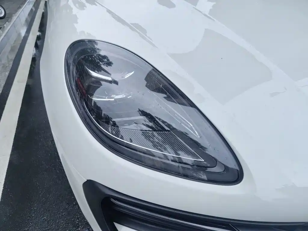 Porsche Macan — миниатюра 7