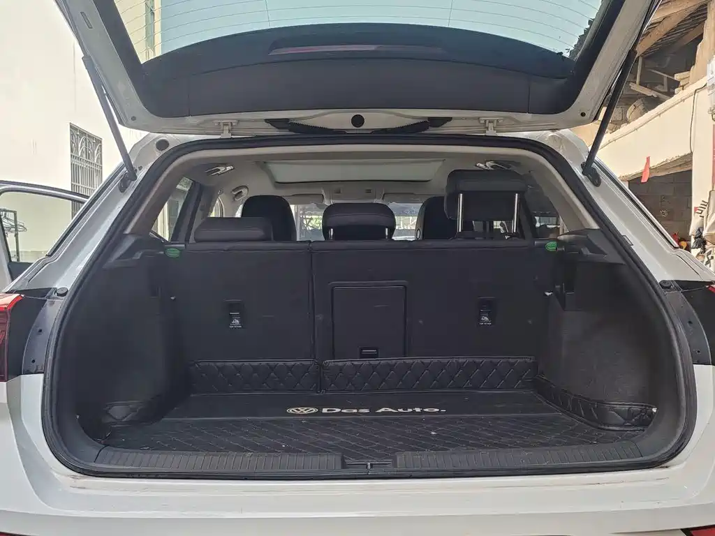 Volkswagen T-Roc — миниатюра 18