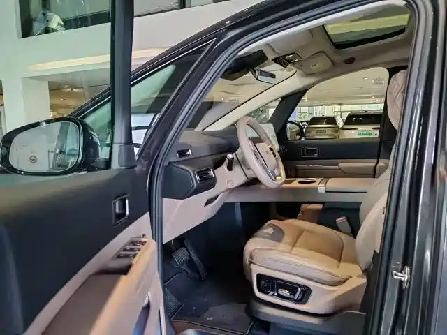Li Auto Li MEGA — миниатюра 6