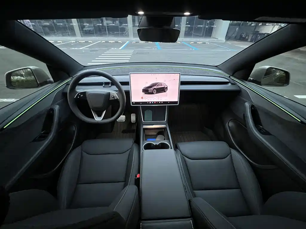 Tesla Model Y L — миниатюра 7