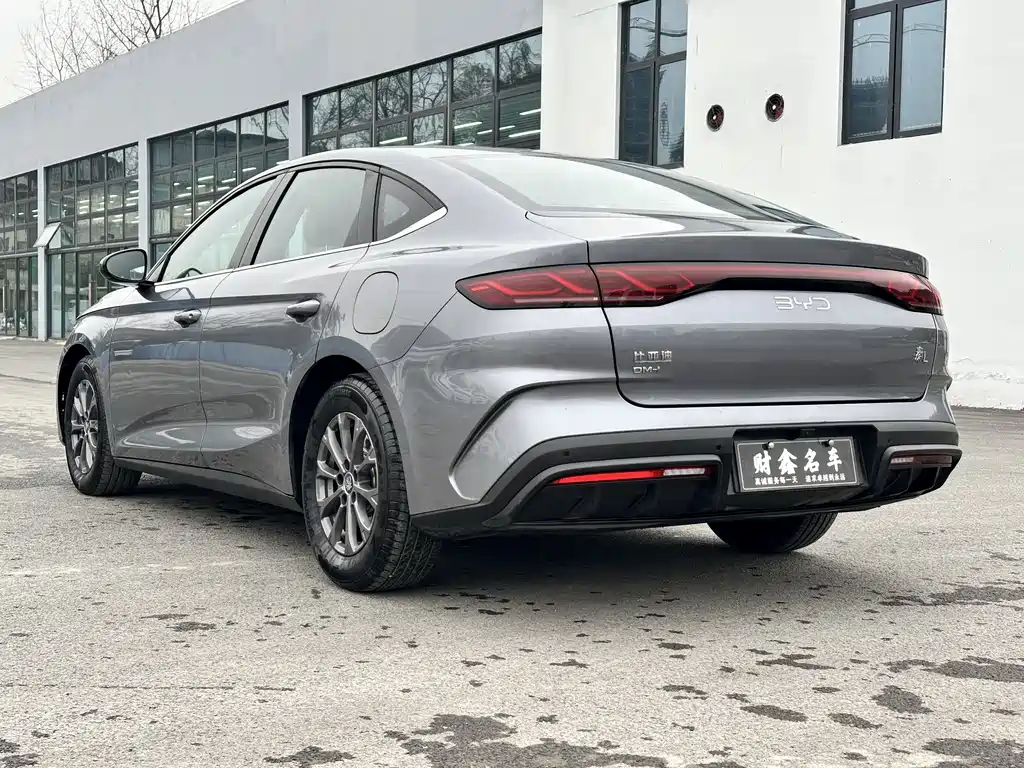 BYD QIN L
