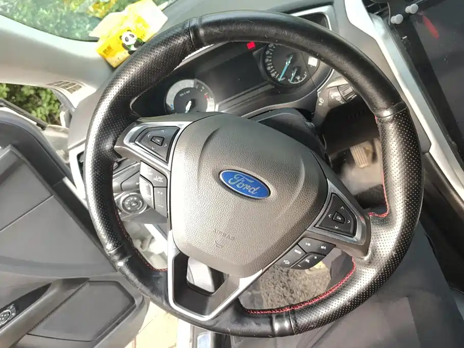 Ford Mondeo — миниатюра 15
