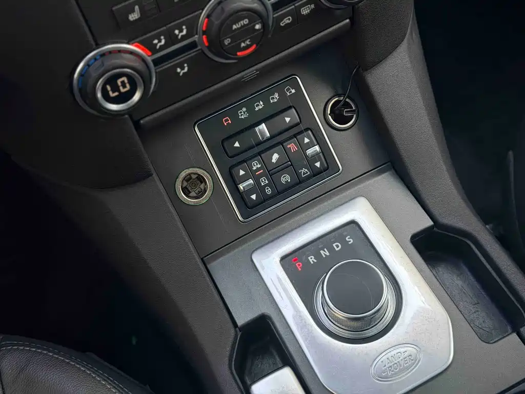 Land Rover Discovery — миниатюра 8