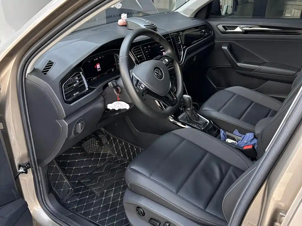 Volkswagen T-Roc — миниатюра 7
