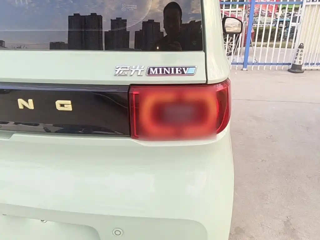 Wuling MINIEV — миниатюра 8