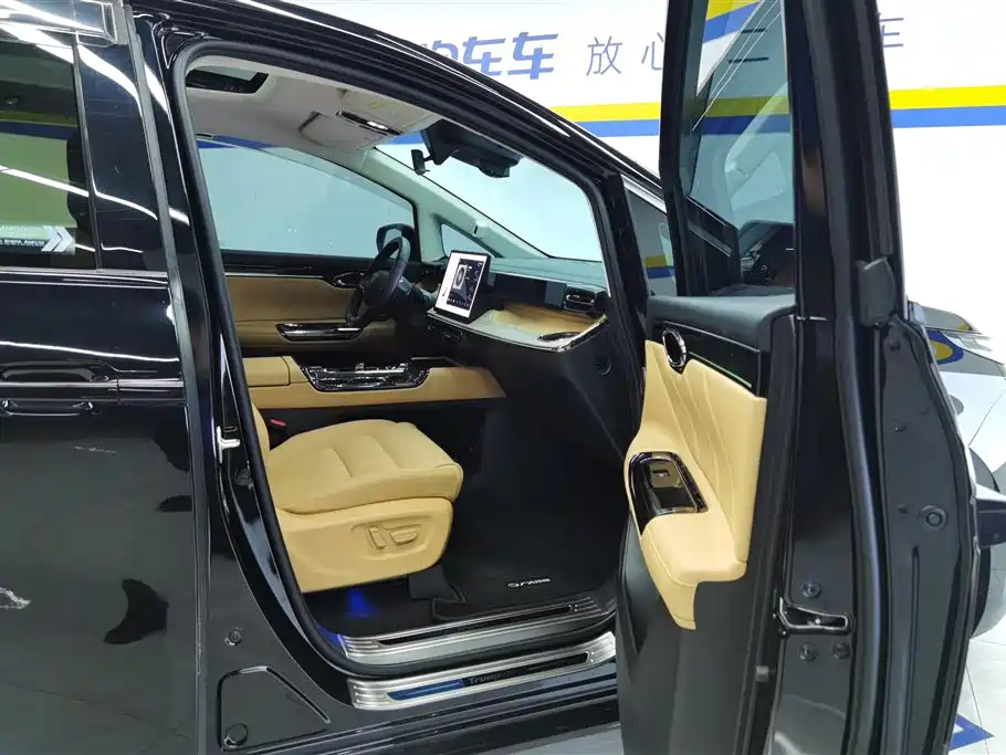 GAC E8 PHEV 2024 150km MAX+