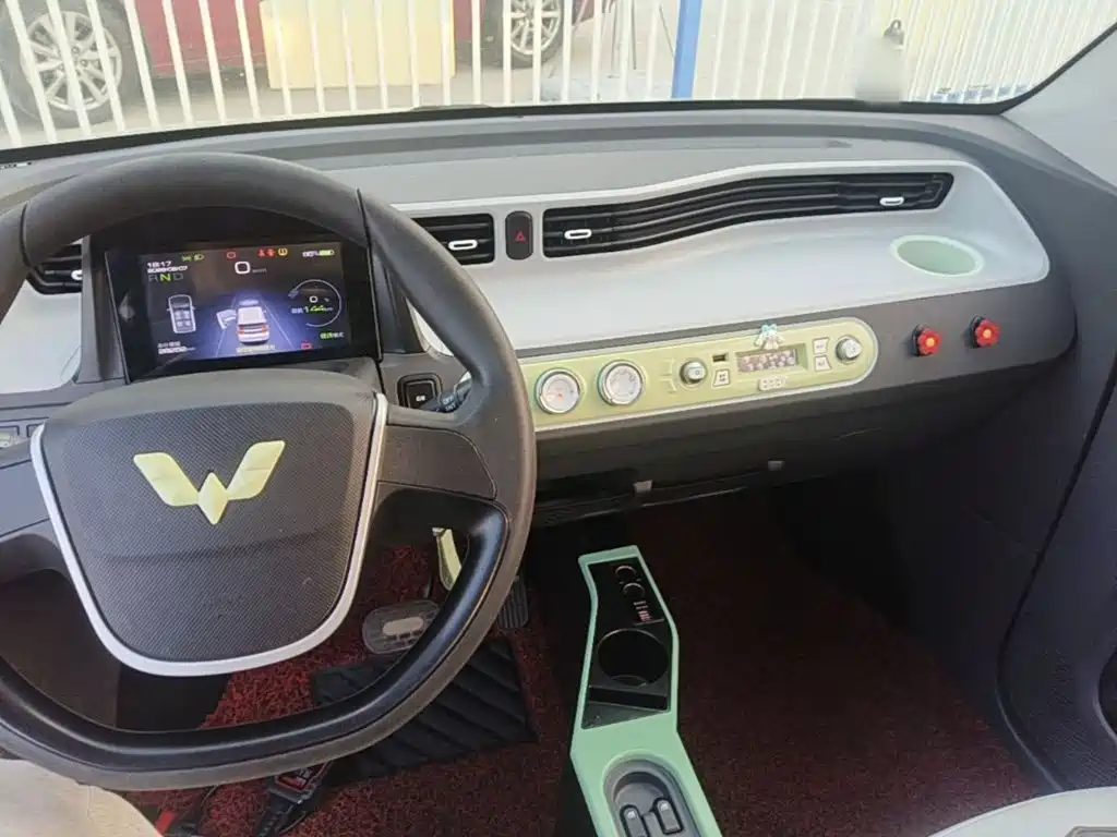 Wuling MINIEV — миниатюра 10