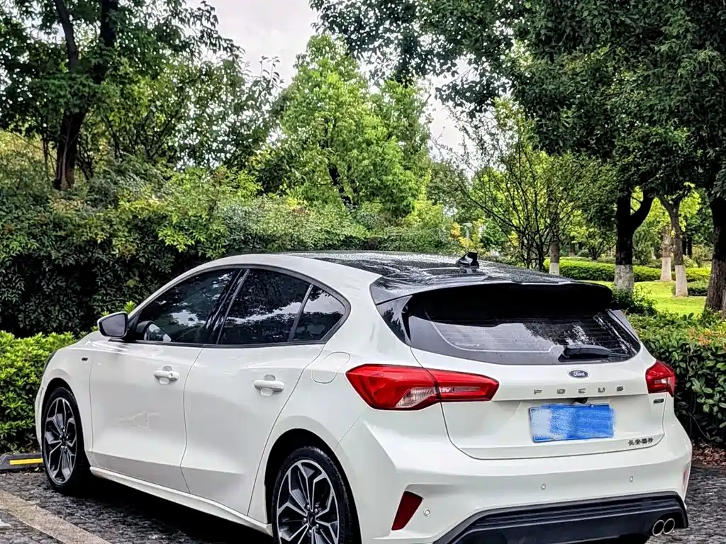 Ford Focus — миниатюра 14