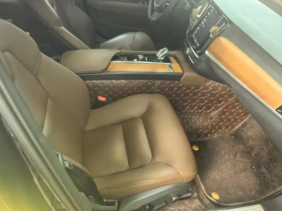 Volvo S90 — миниатюра 8