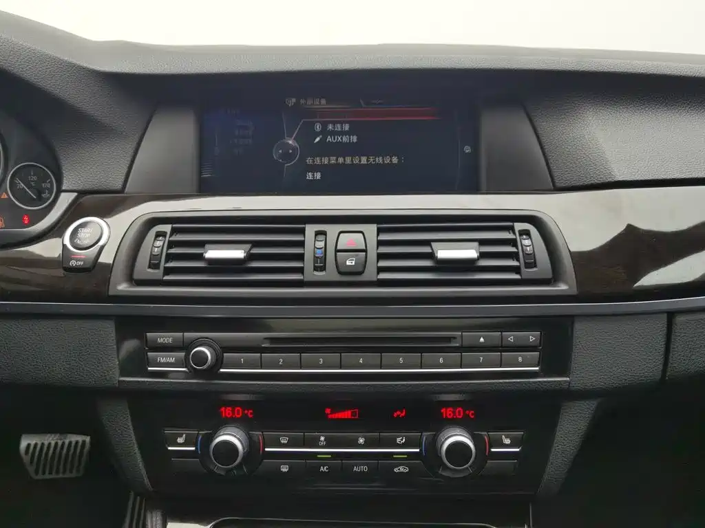 BMW 5 Series — миниатюра 12