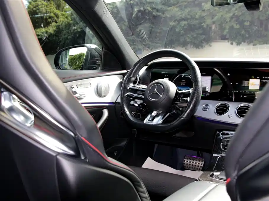 MERCEDES-BENZ E CLASS AMG