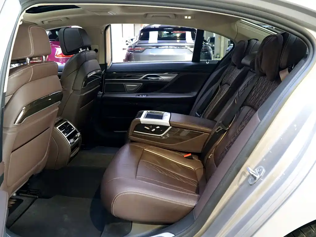 BMW 7 Series 7 2021 730Li Luxury