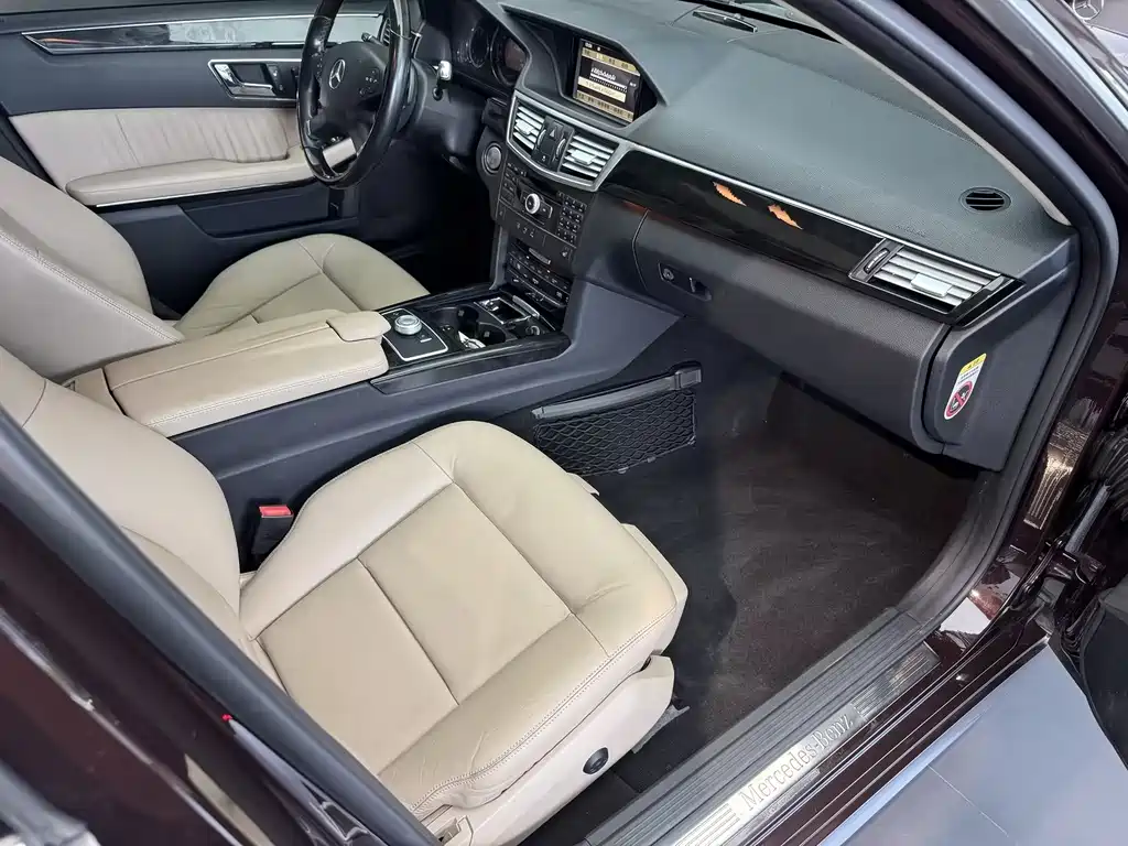 Mercedes-Benz E-Class (Import) — миниатюра 23