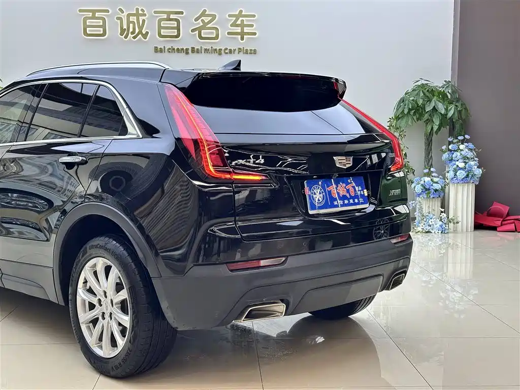 CADILLAC XT4