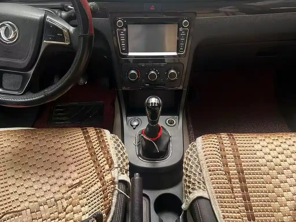 Dongfeng 360 2015 1.5L MT Luxury 7 мест IV