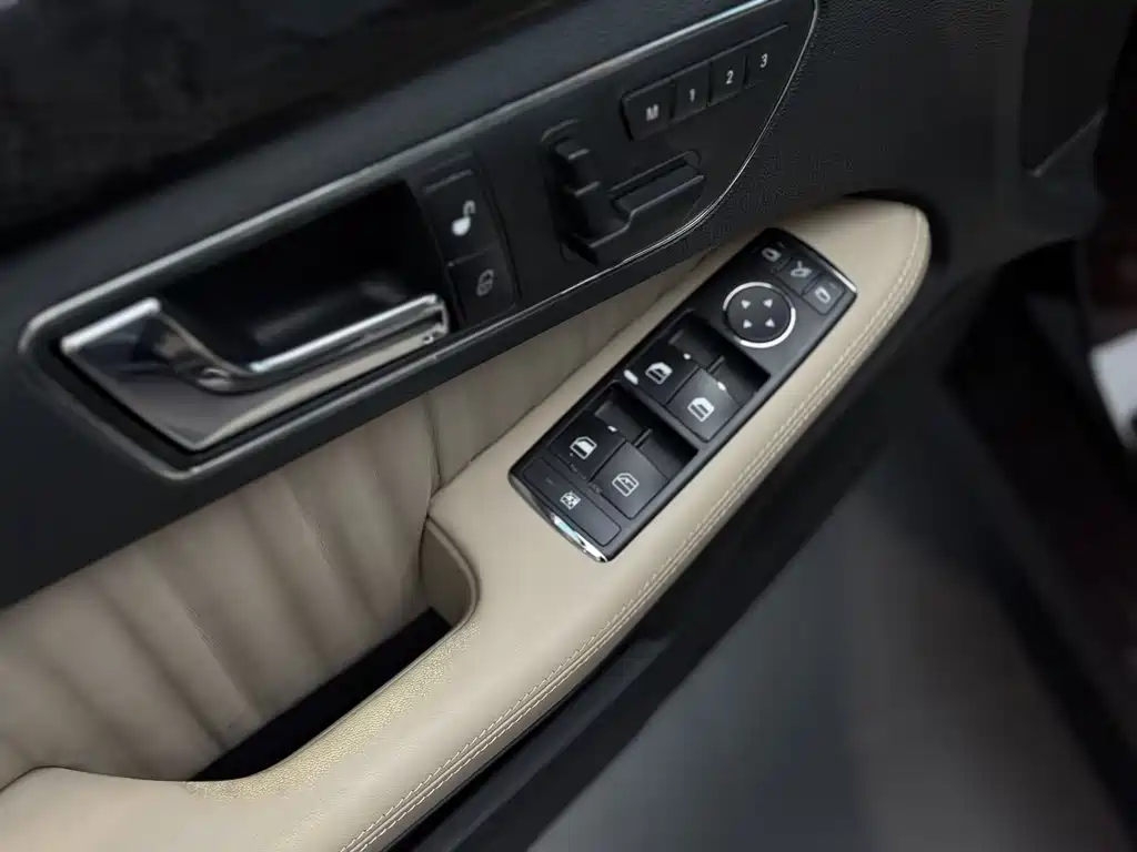 Mercedes-Benz E-Class (Import) — миниатюра 24