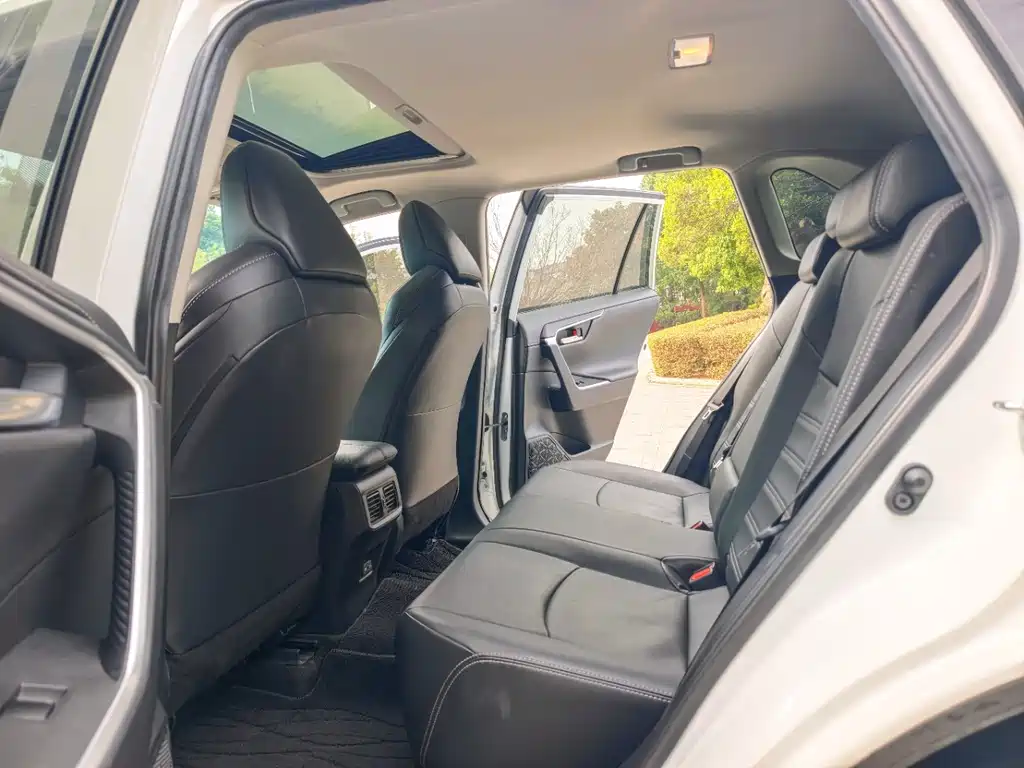 Toyota Wildlander 2022 2.0L CVT Luxury PLUS