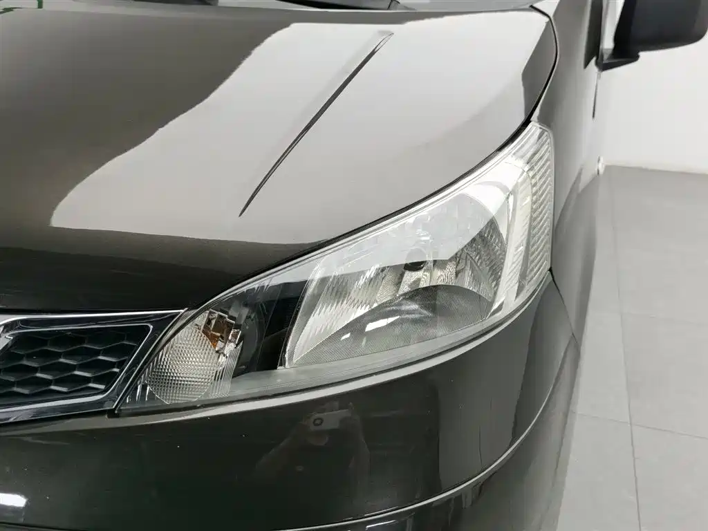 Nissan NV200 2014 1.6L CVT Luxury IV