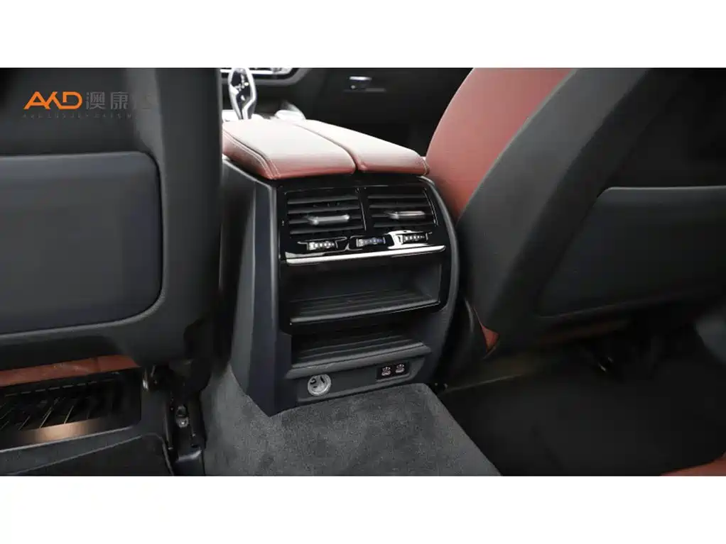 BMW 5 Series — миниатюра 9