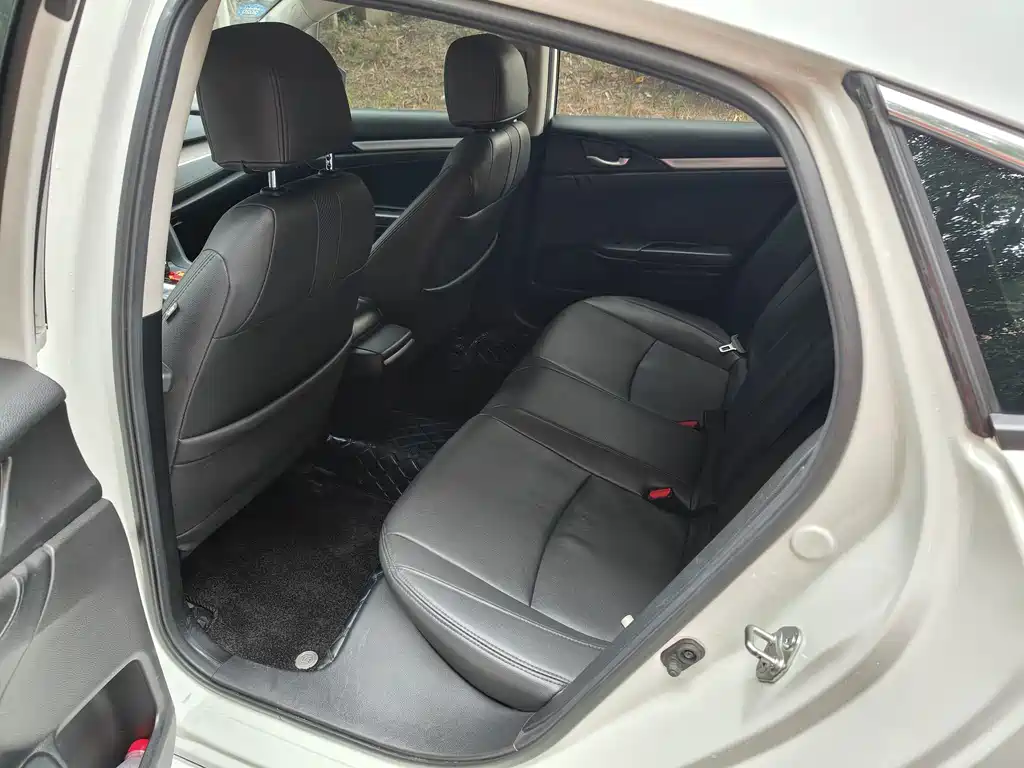 Honda Civic — миниатюра 10