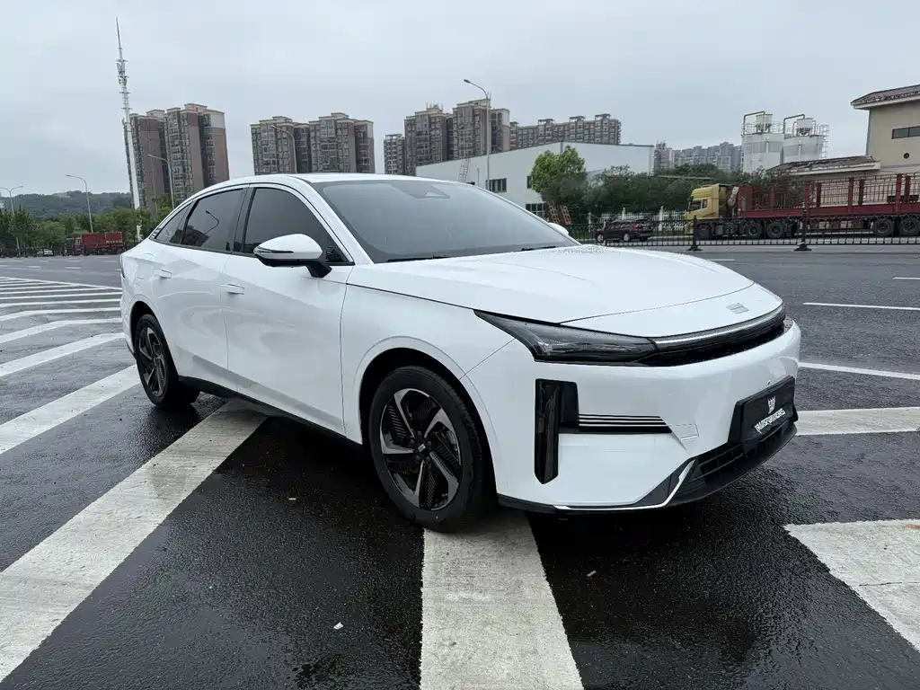 Geely Galaxy Galaxy L6 L6 2024 125km PLUS