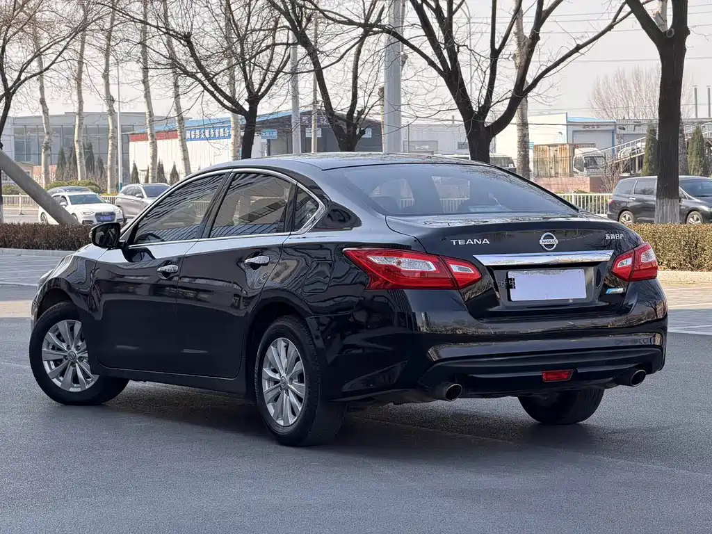 NISSAN TEANA