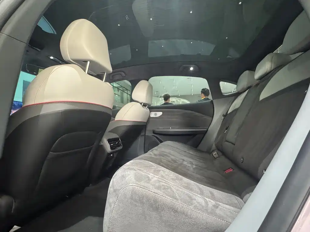 GEELY GALAXY GALAXY E8