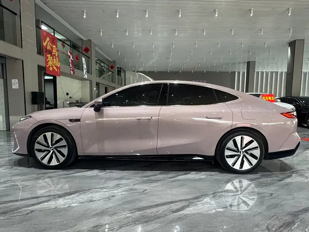 GEELY GALAXY GALAXY E8
