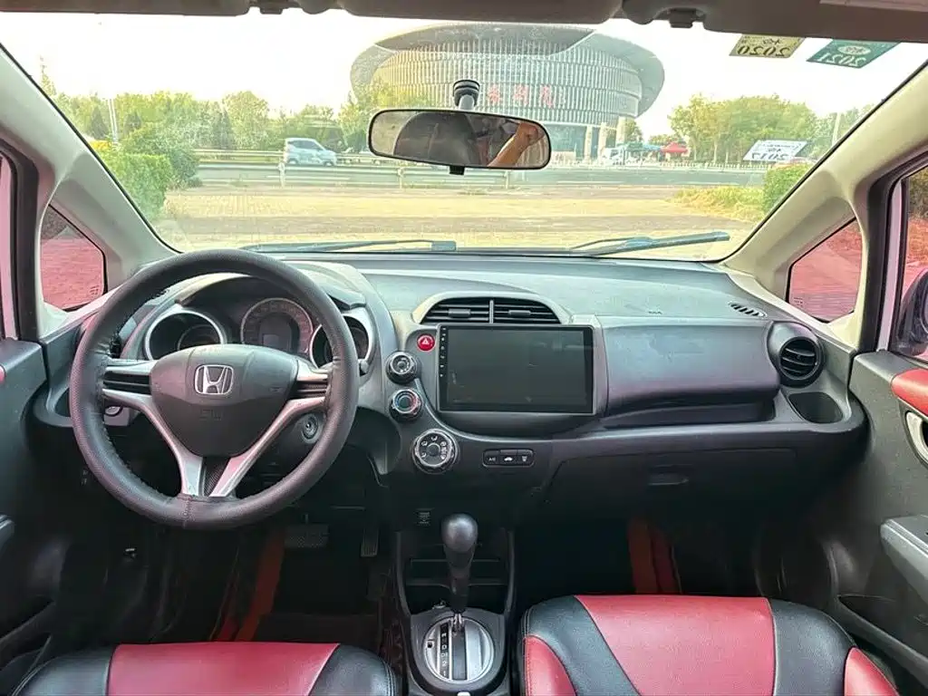 Honda Fit — миниатюра 9
