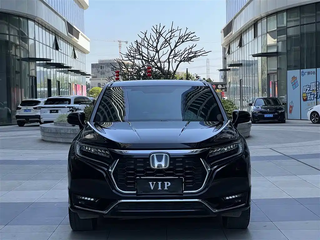 HONDA UR V