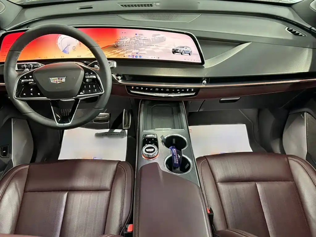 Cadillac XT5 — миниатюра 6