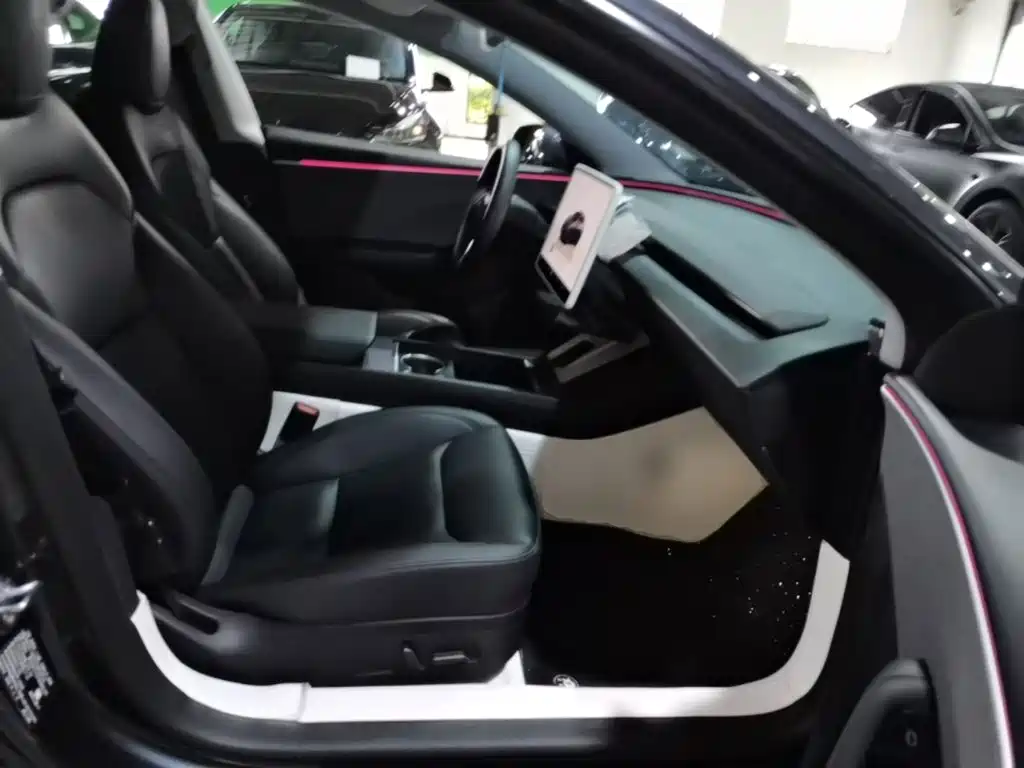 Tesla Model 3 — миниатюра 25