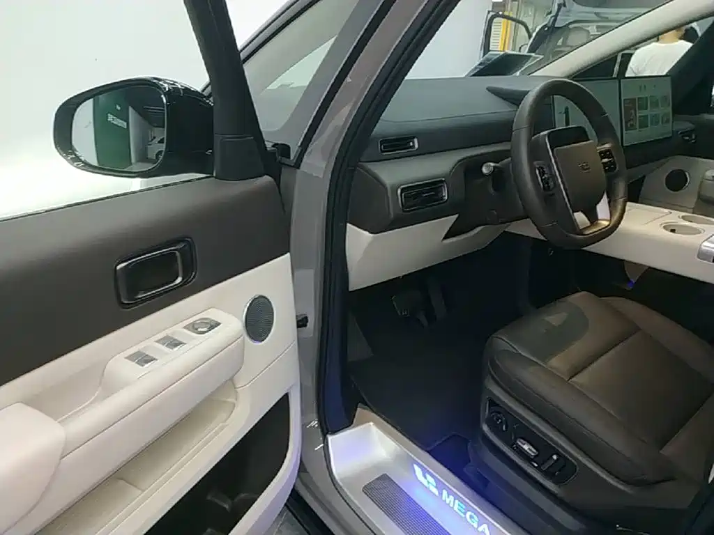 Li Auto Li MEGA — миниатюра 16