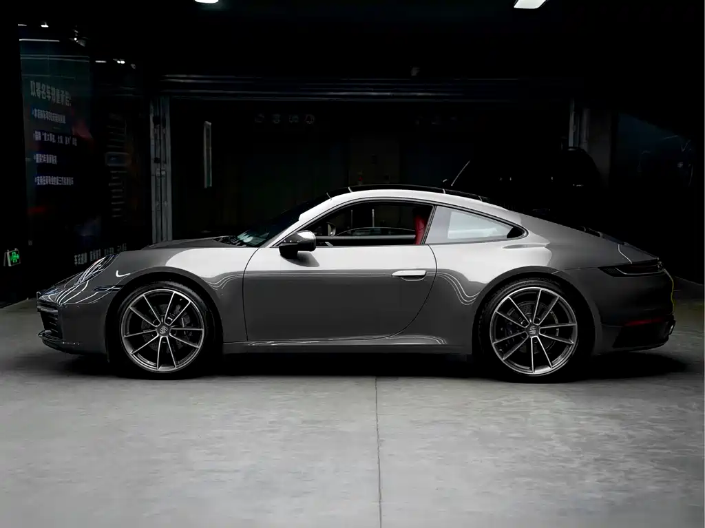 Porsche 911 2023 Carrera 3.0T