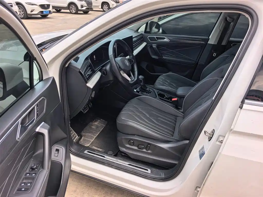 Volkswagen Tiguan L L 2022 330TSI AT R-Line