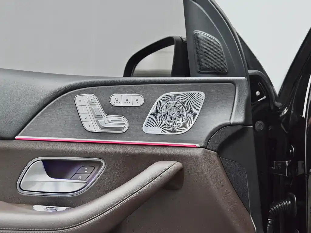 Mercedes-Benz GLE (Import) — миниатюра 21