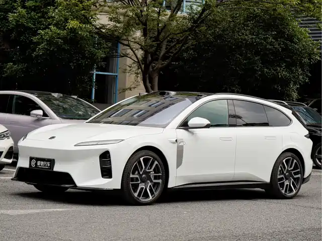 NIO ET5T